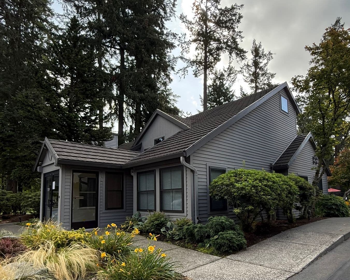 Lake Oswego Condo: 4000 Carman Drive Bld. B Unit 31