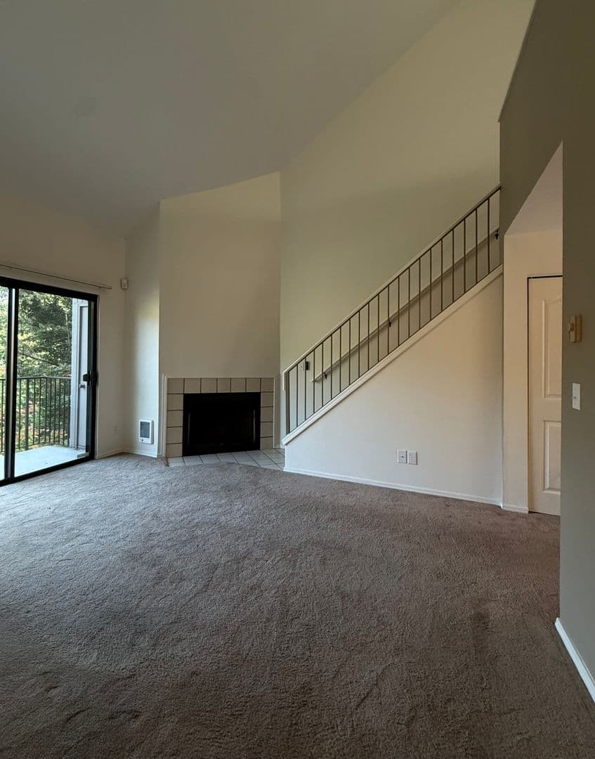 Lake Oswego Condo: 4000 Carman Drive Bld. B Unit 31