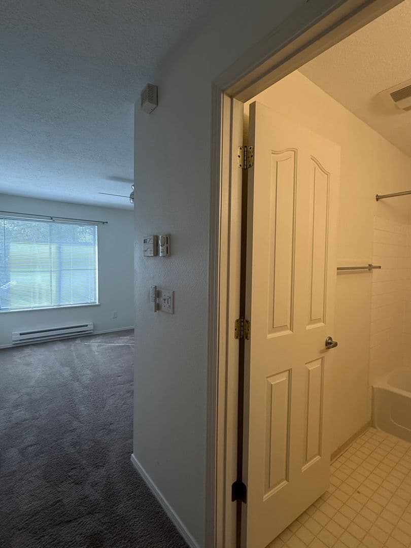 Lake Oswego Condo: 4000 Carman Drive Bld. B Unit 31