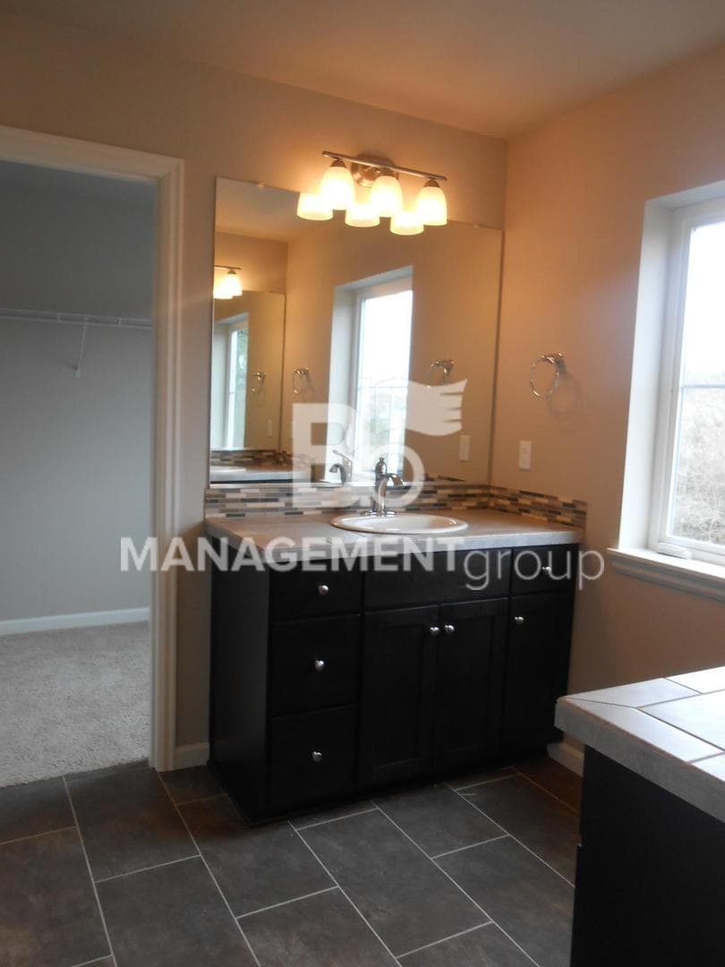 Portland House: 7084 NW Abigail Terrace
