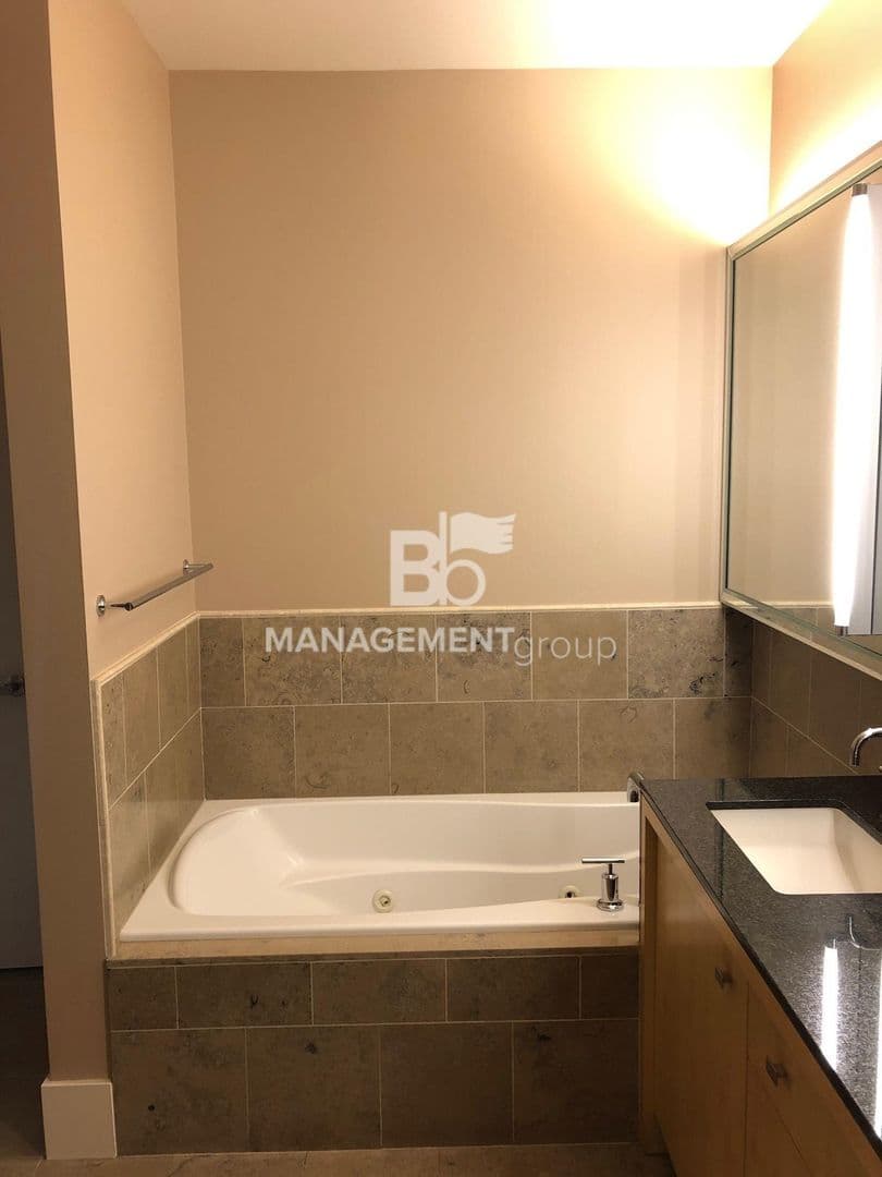 Portland Condo: 1001 NW Lovejoy Unit#408