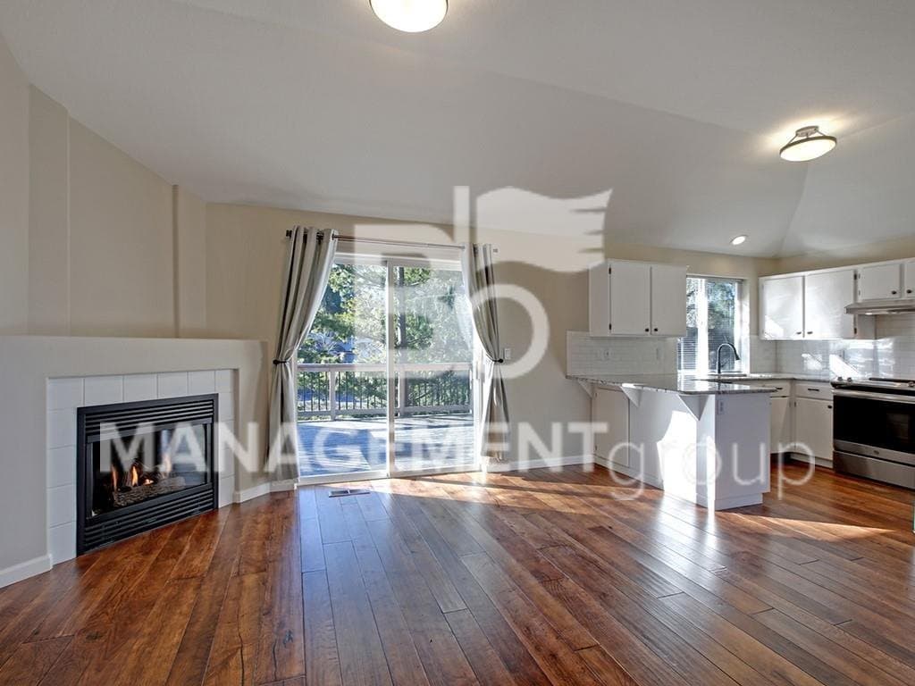 Portland House: 16860 NW Argyle Way