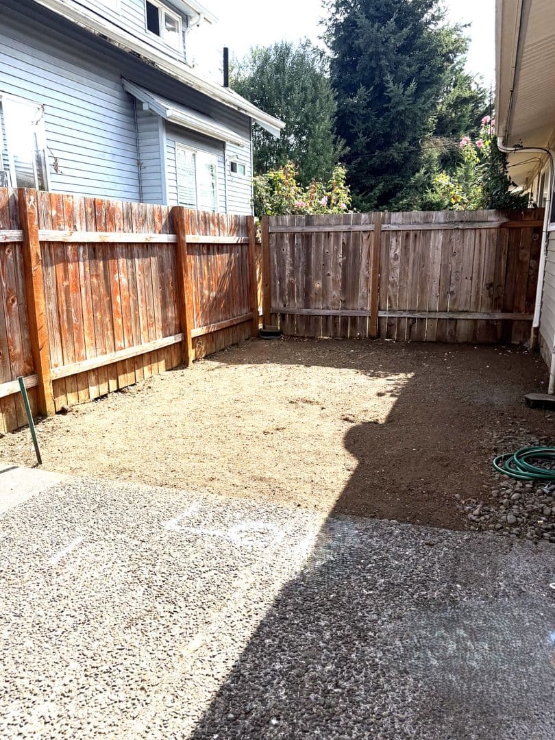 Portland House: 7442 N Macrum Ave
