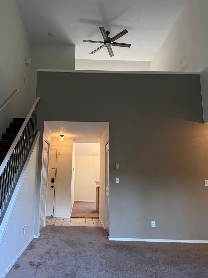 Lake Oswego Condo: 4000 Carman Drive Bld. B Unit 31