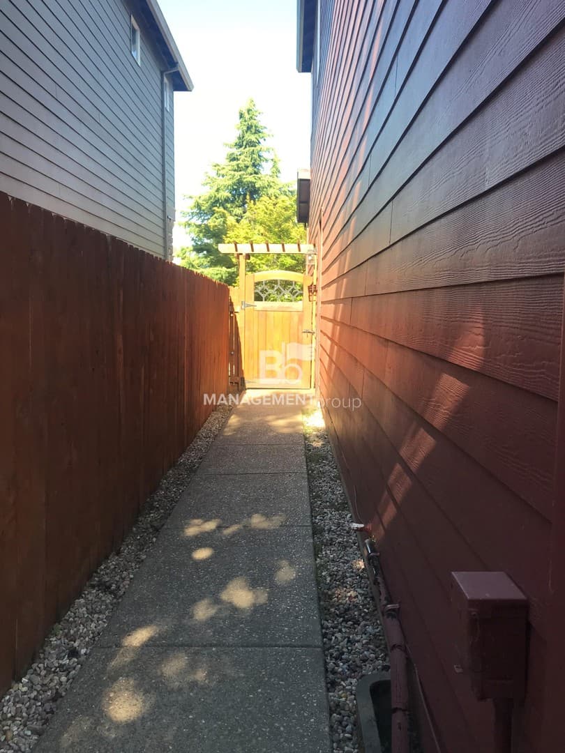 Sherwood House: 20412 SW Lavender Terrace
