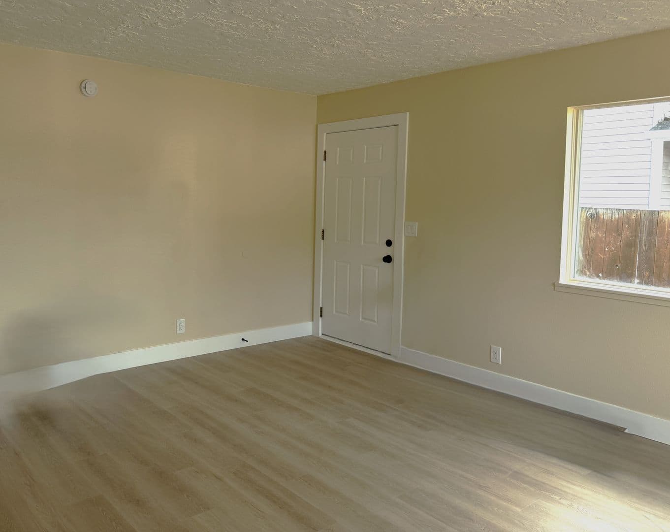 Portland House: 7442 N Macrum Ave