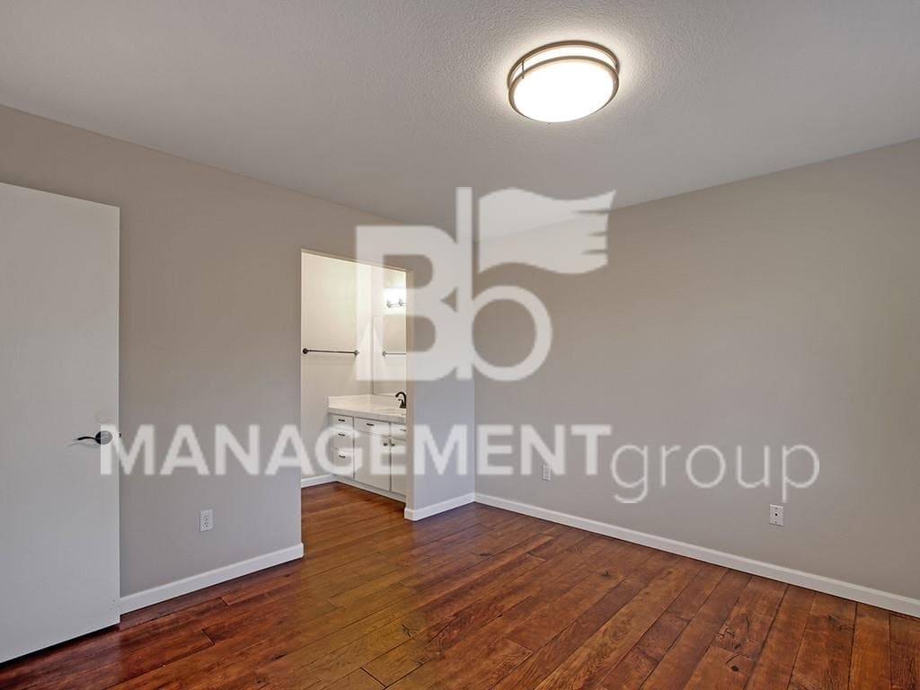 Portland House: 16860 NW Argyle Way