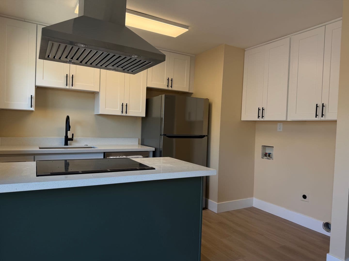 Portland House: 7442 N Macrum Ave