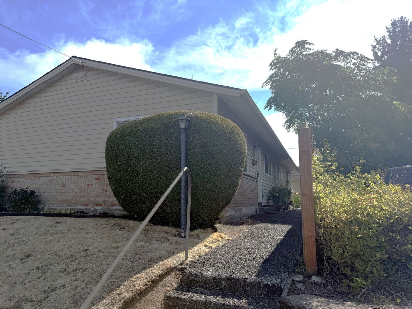 Portland House: 7442 N Macrum Ave