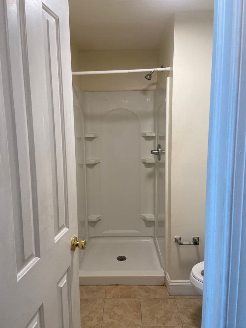 Richmond Apartment: 1925 Carrington St.