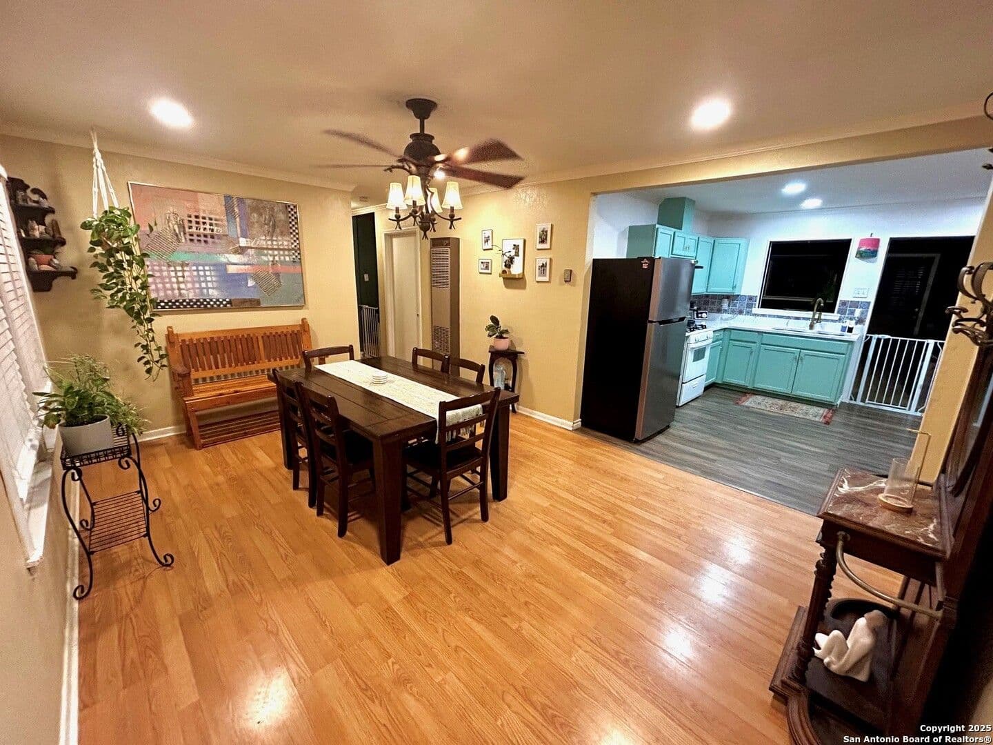 San Antonio Apartment: 122 Hartford Ave.