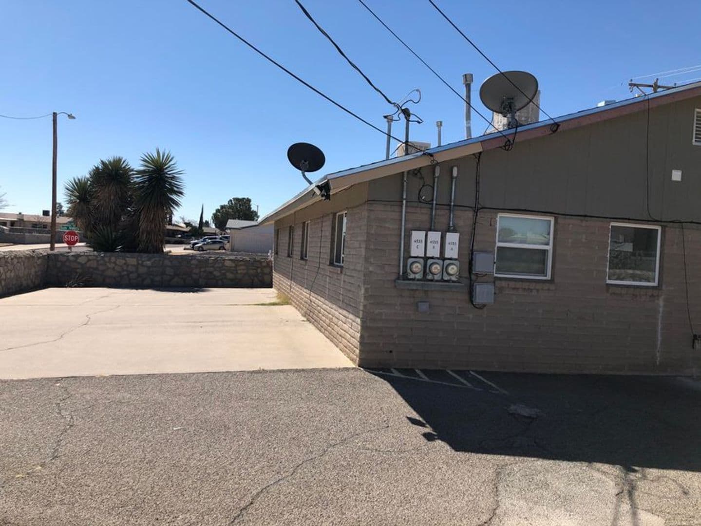 El Paso Apartment: 4555 Sun Valley Dr.