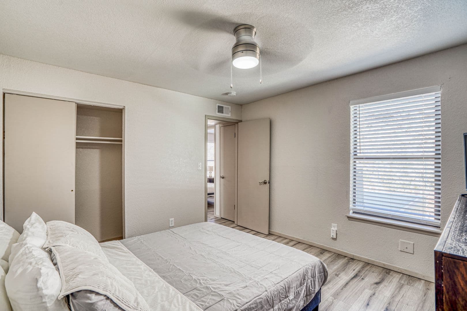 El Paso Townhome: 311 Zenith Dr.
