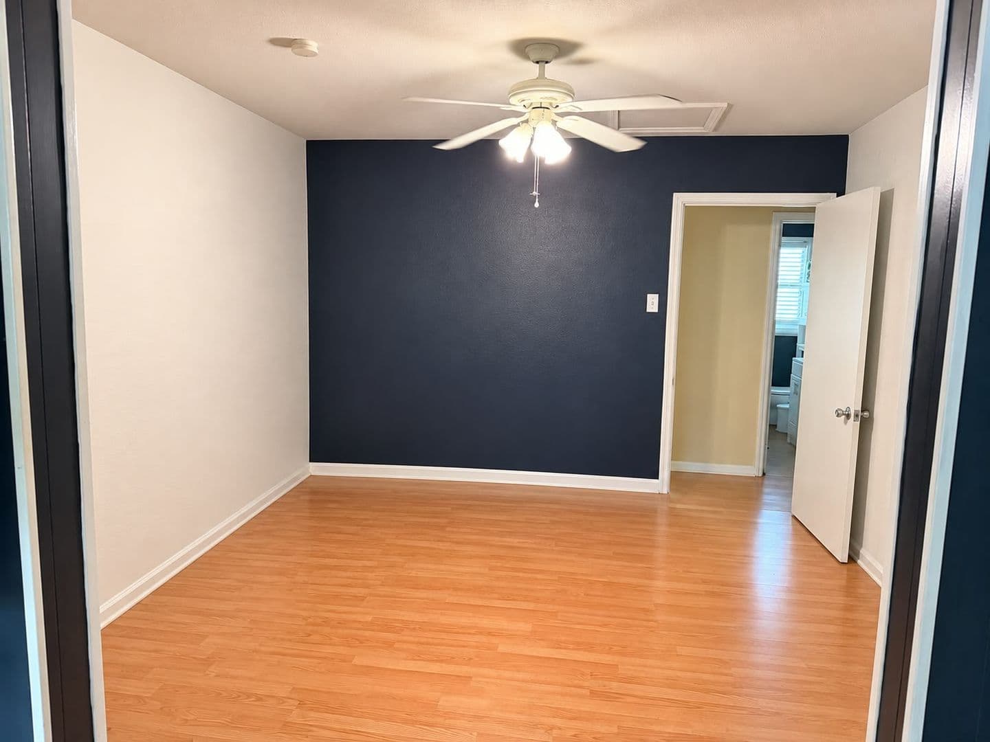San Antonio Apartment: 122 Hartford Ave.