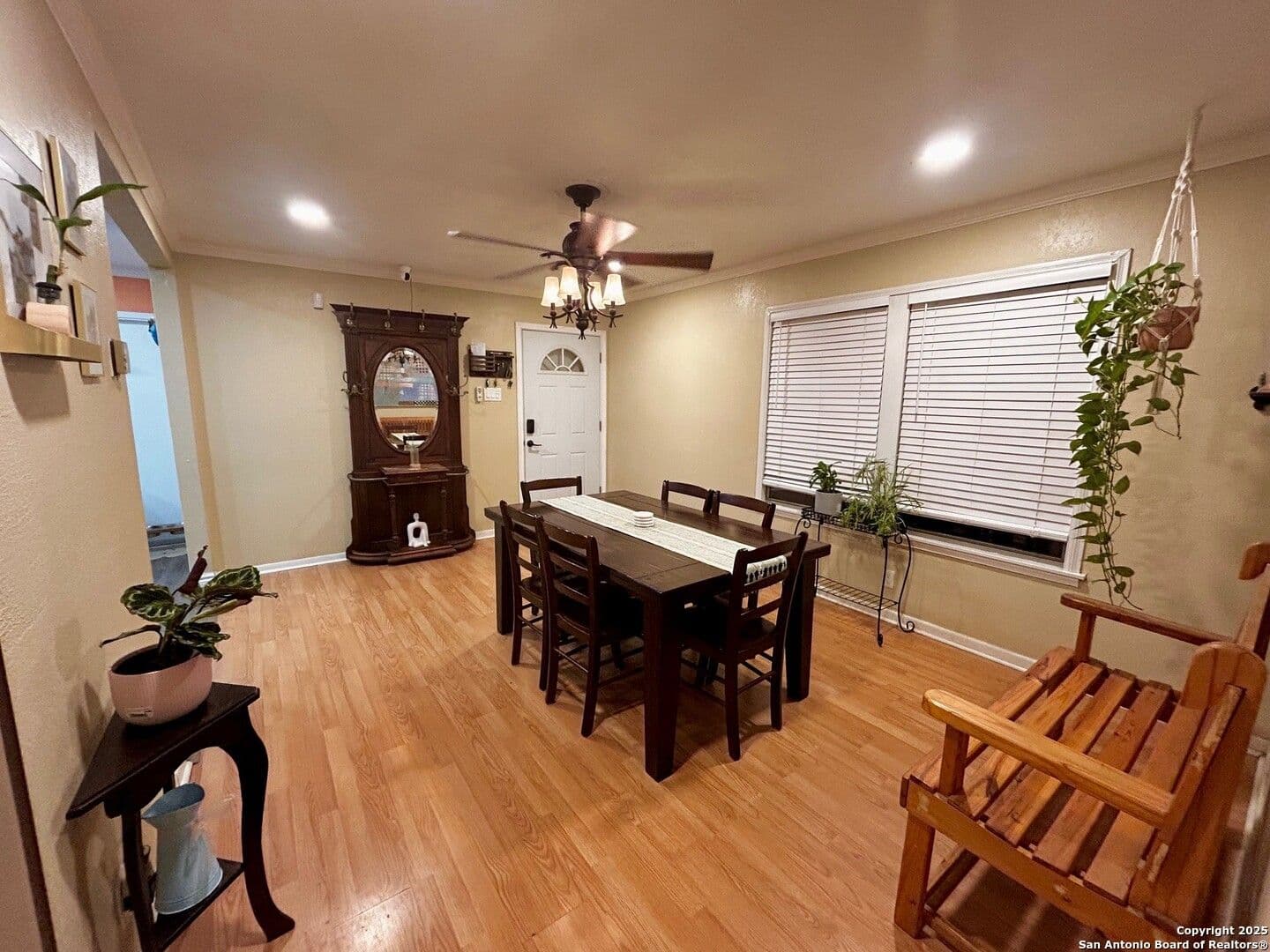 San Antonio Apartment: 122 Hartford Ave.