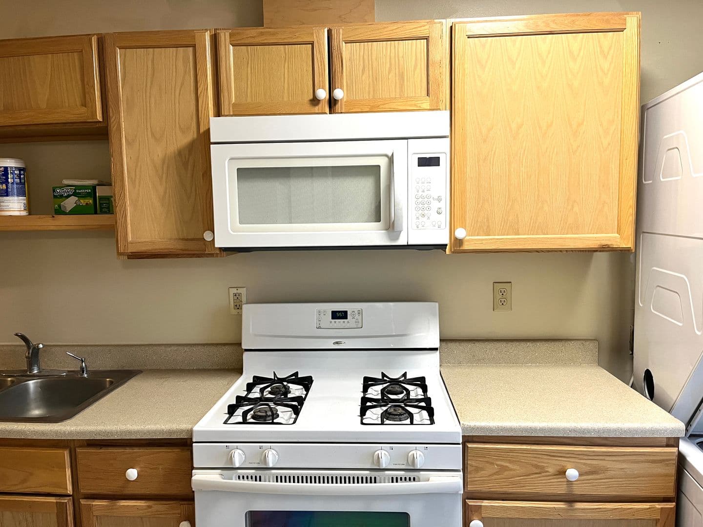 El Paso Apartment: 4555 Sun Valley Dr.