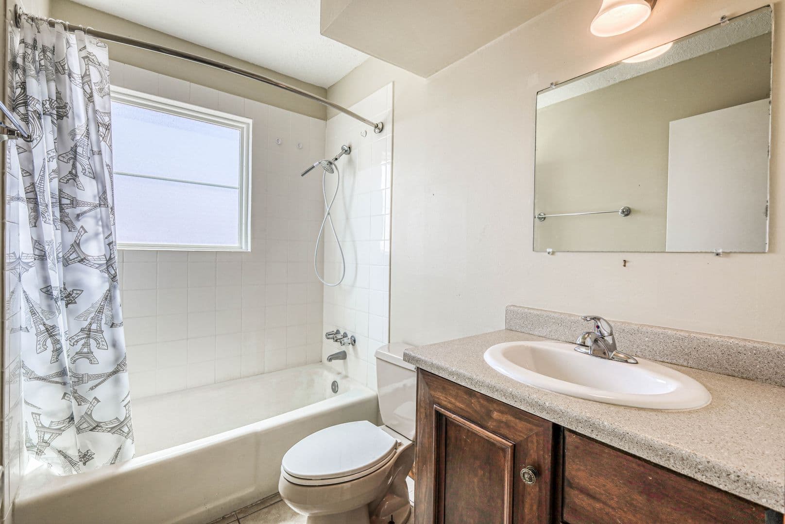 El Paso Apartment: 4555 Sun Valley Dr.