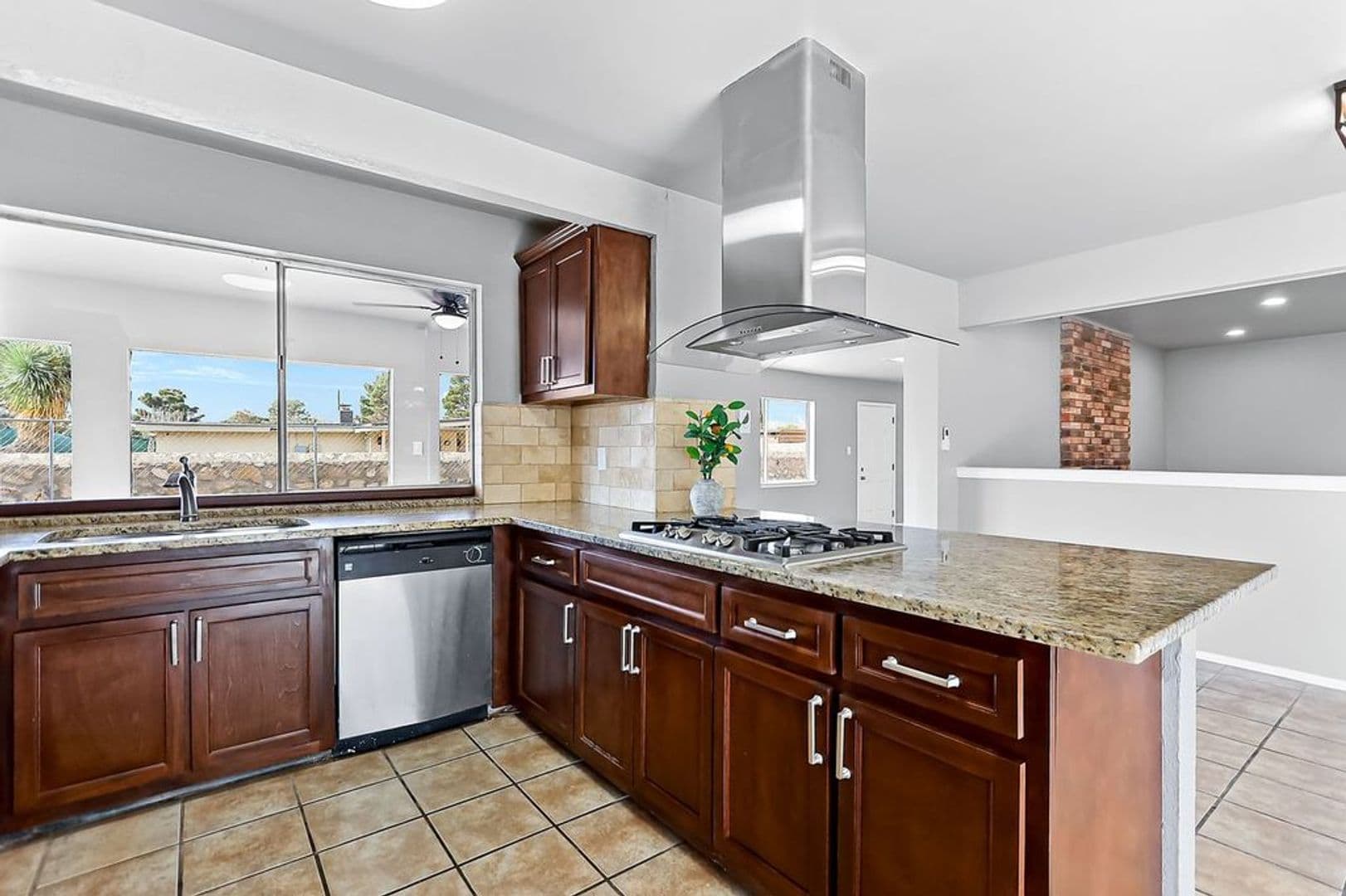 Horizon City House: 17001  Darrington Rd.