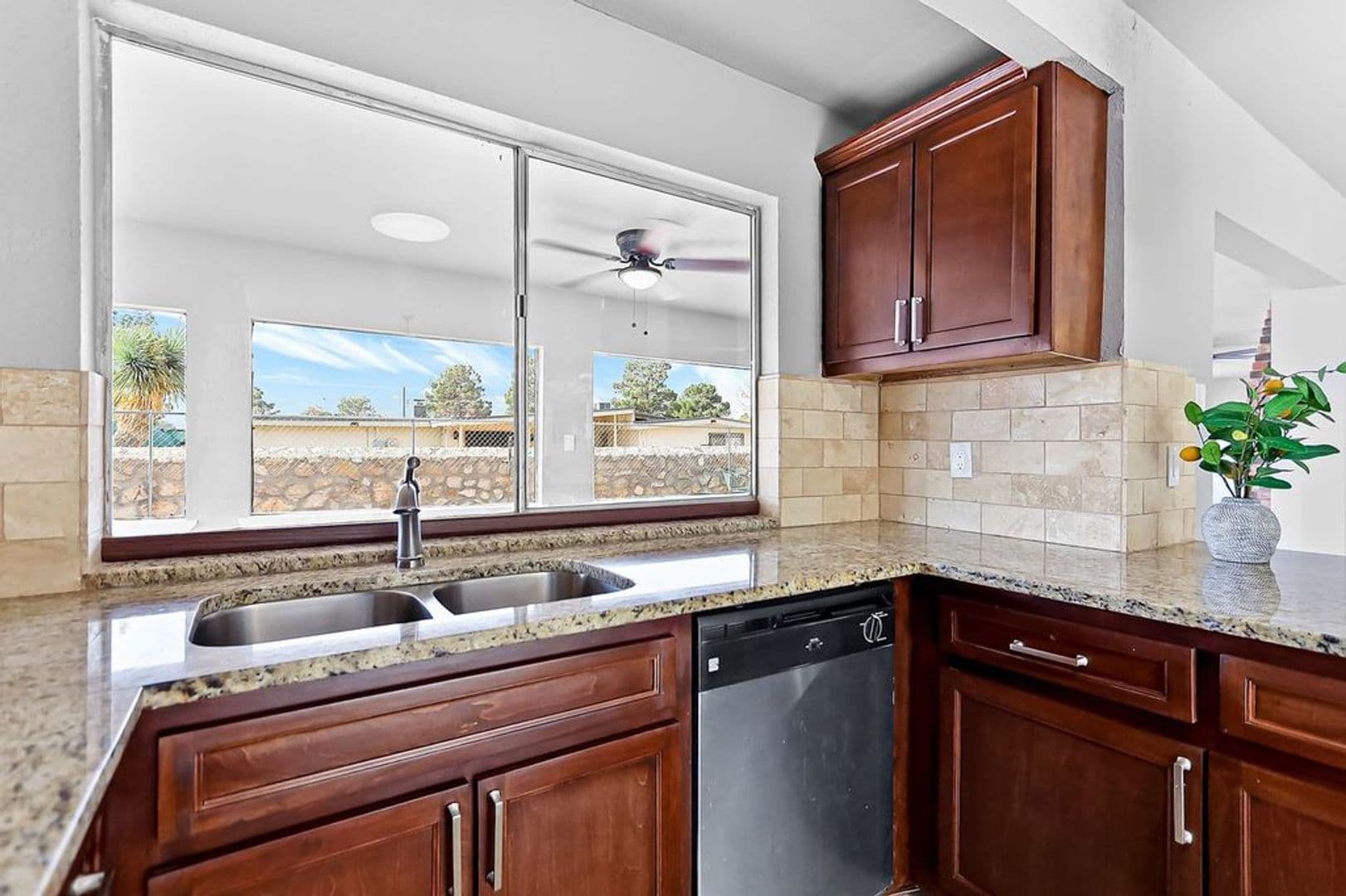 Horizon City House: 17001  Darrington Rd.