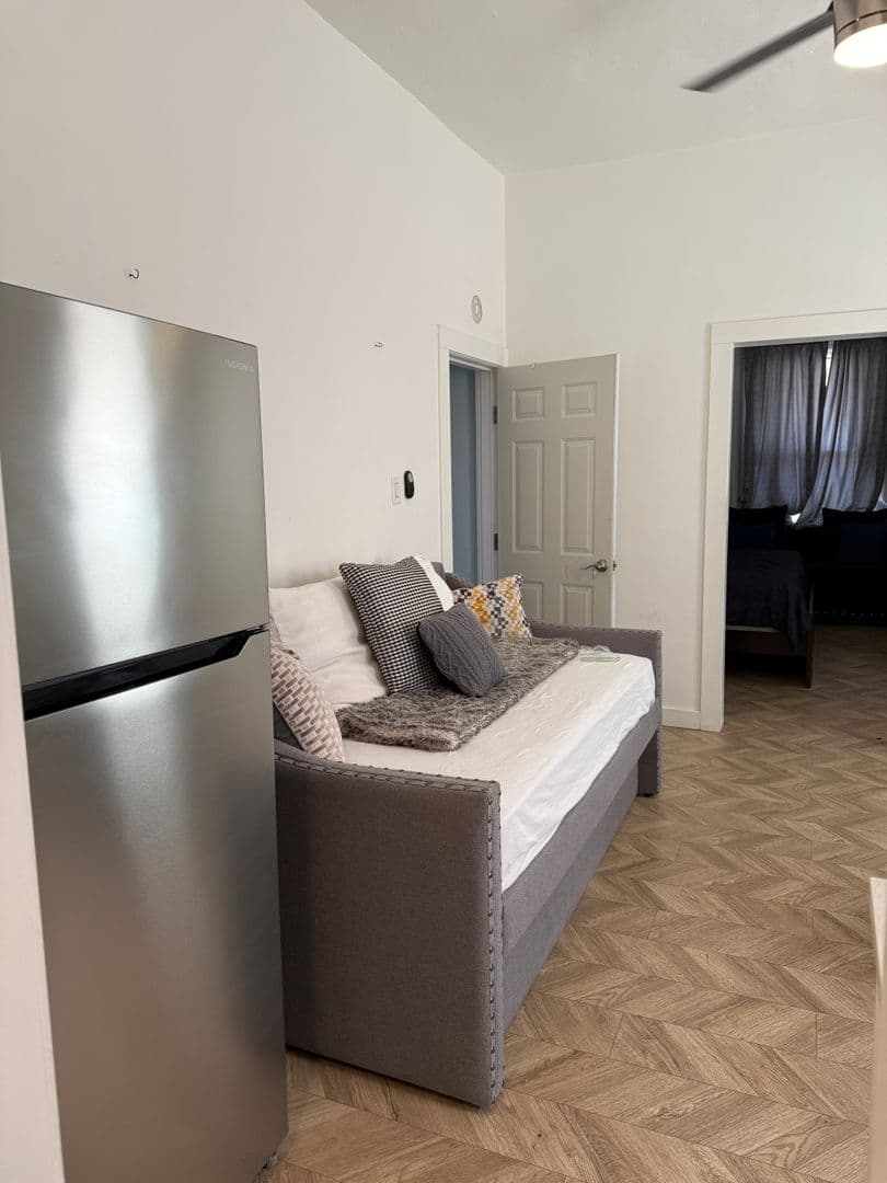 El Paso Apartment: 709 North Saint Vrain St.
