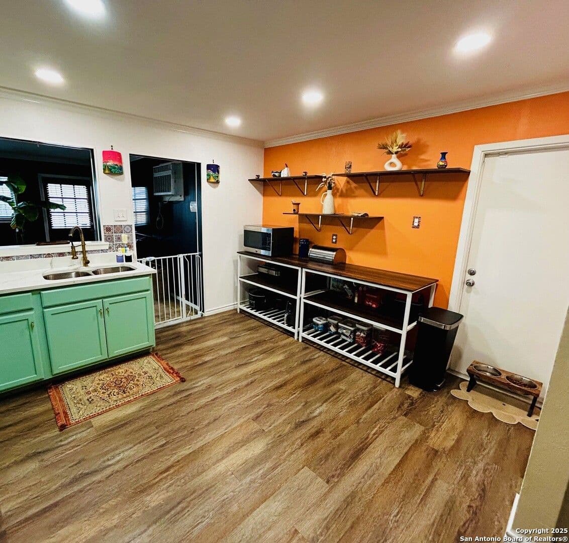 San Antonio Apartment: 122 Hartford Ave.
