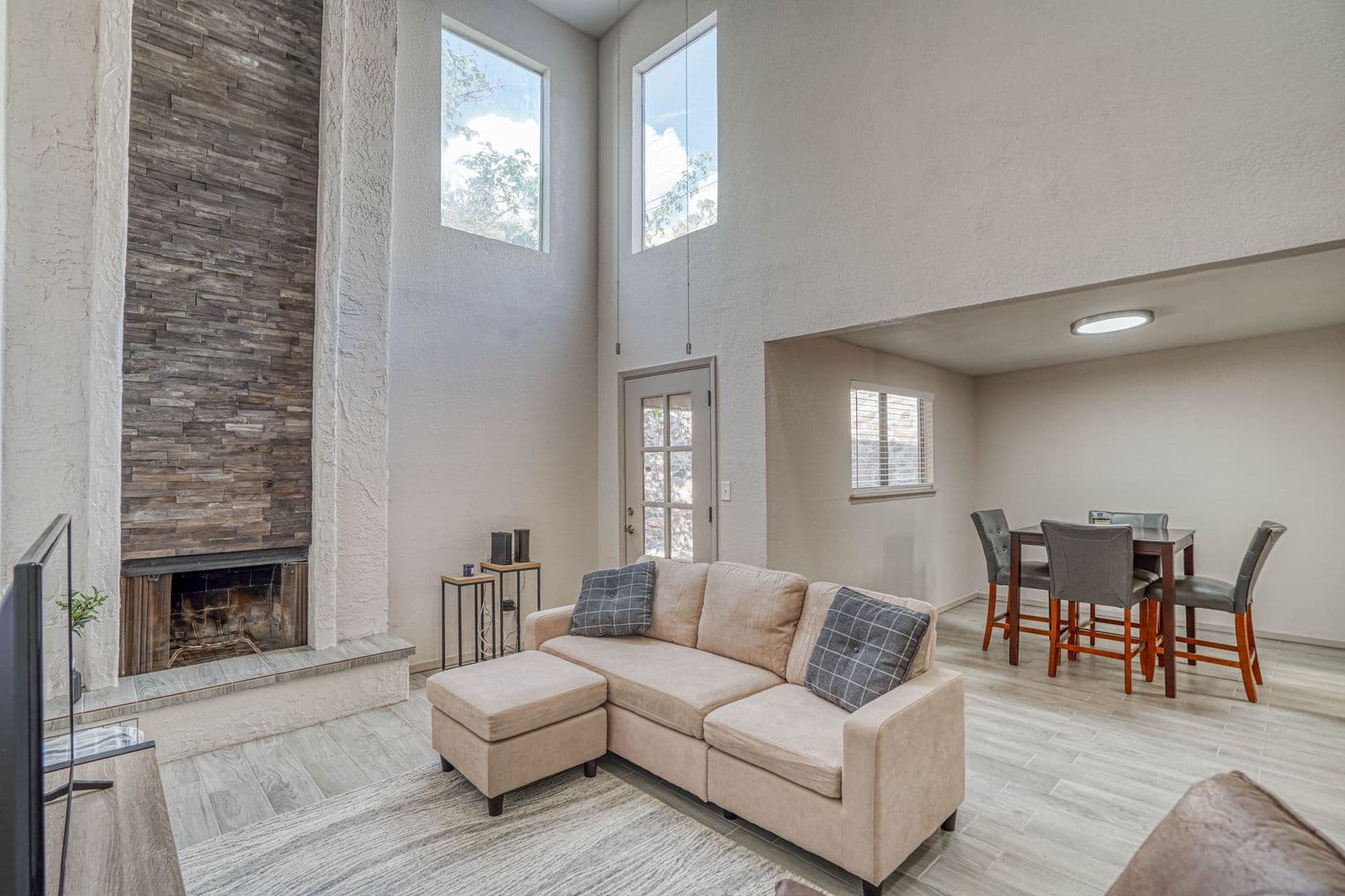 El Paso Townhome: 311 Zenith Dr.
