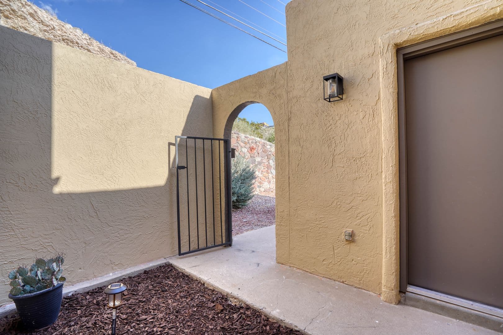 El Paso Townhome: 311 Zenith Dr.