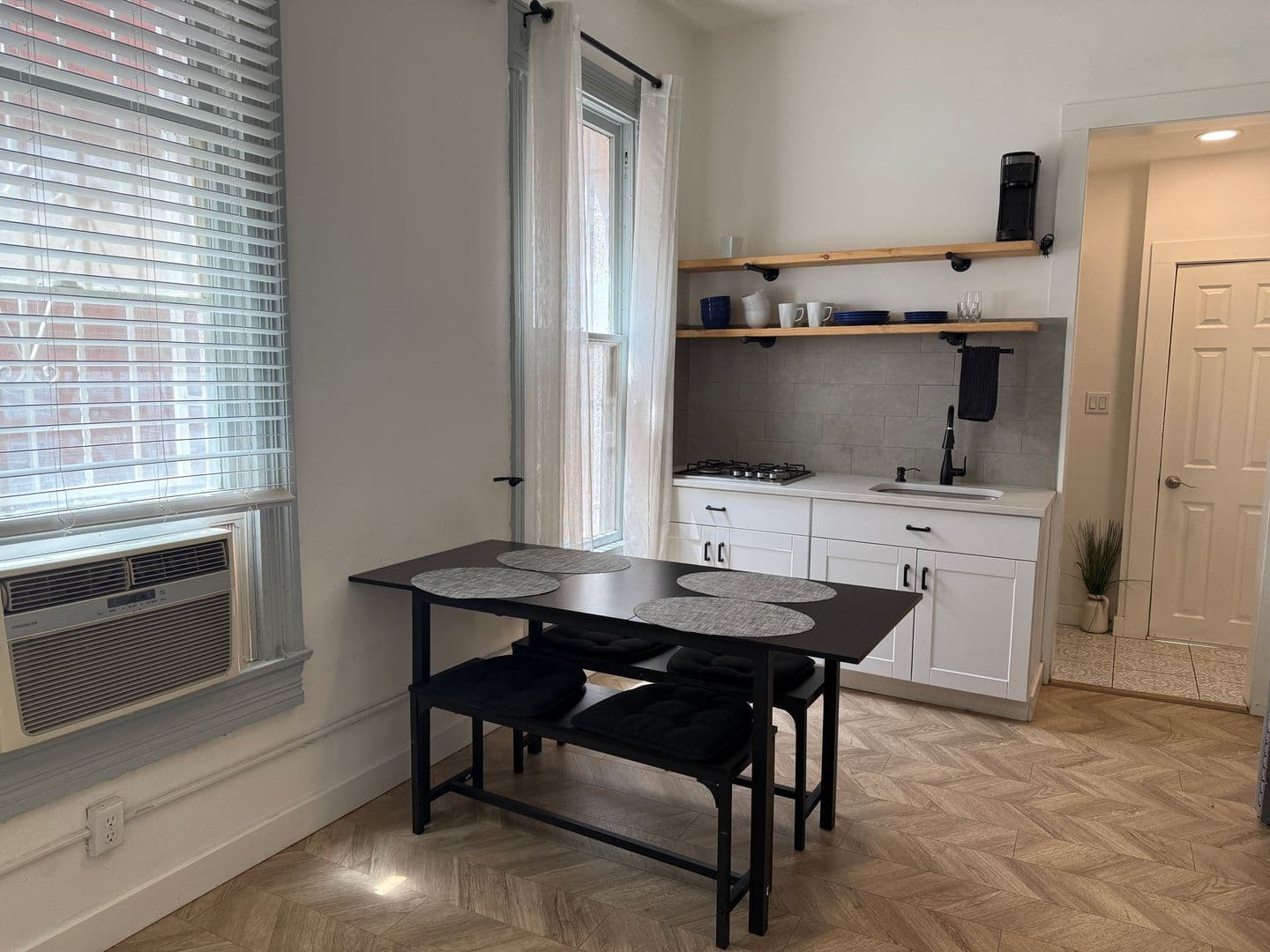 El Paso Apartment: 709 North Saint Vrain St.