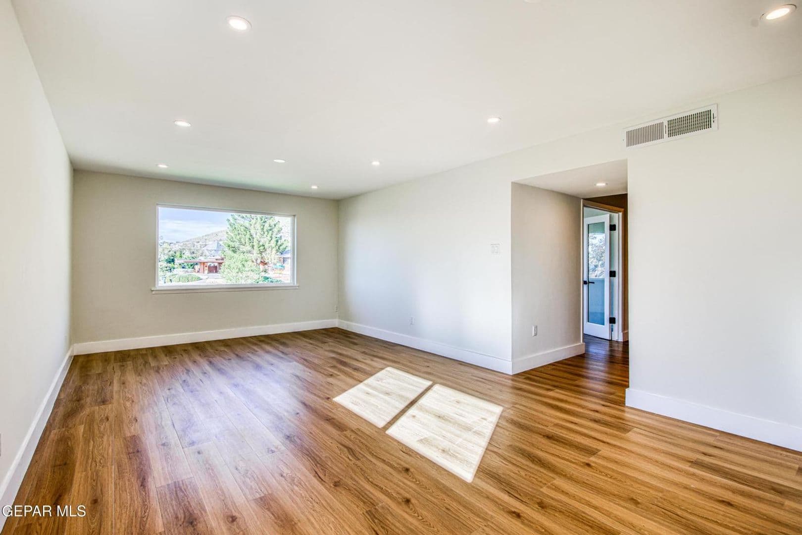 El Paso House: 1210 La Cruz Dr