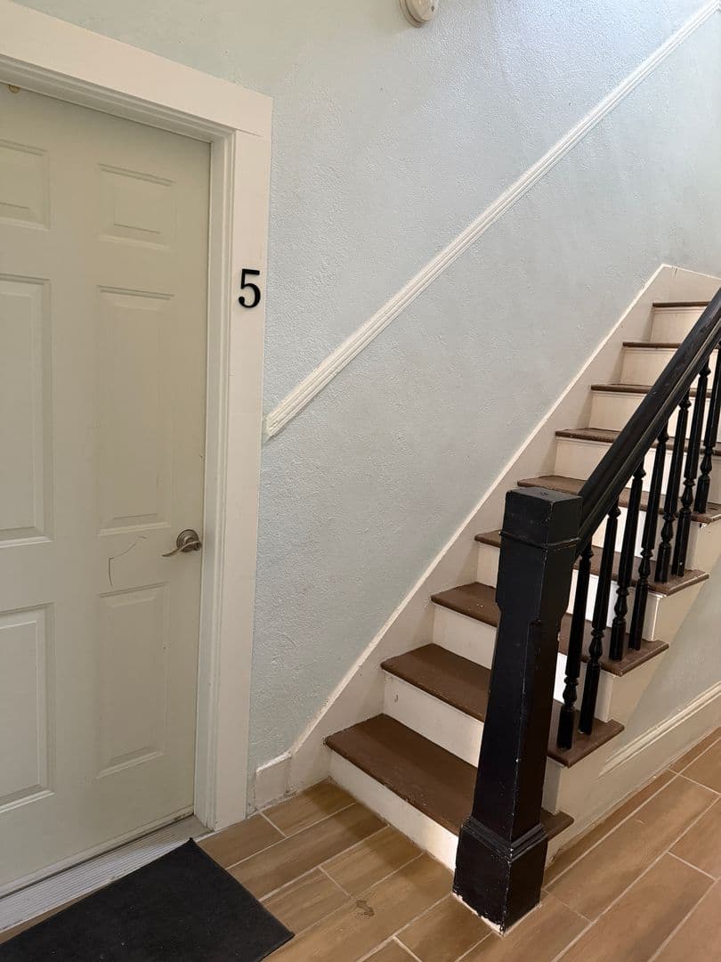 El Paso Apartment: 709 North Saint Vrain St.