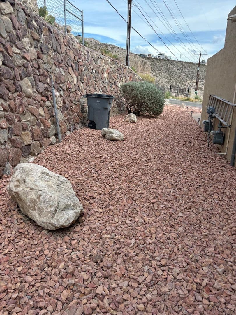 El Paso Townhome: 311 Zenith Dr.