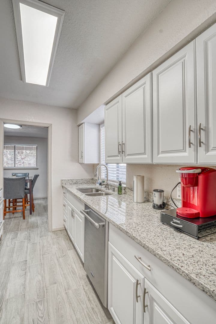 El Paso Townhome: 311 Zenith Dr.