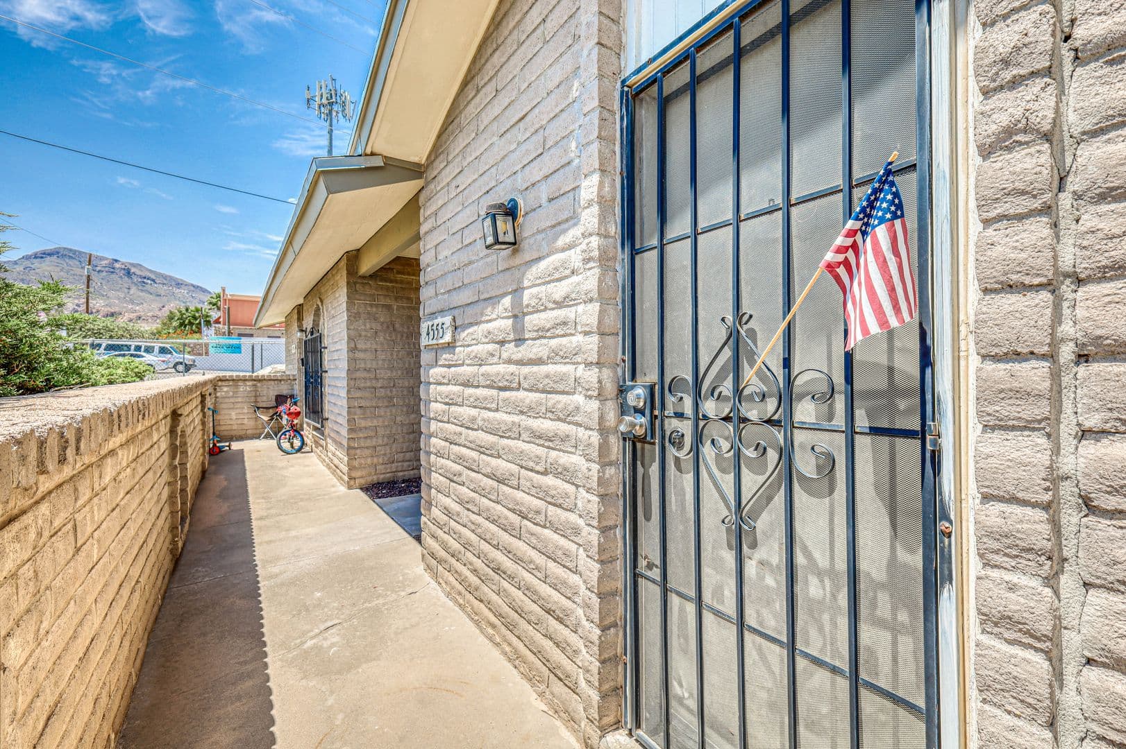 El Paso Apartment: 4555 Sun Valley Dr.