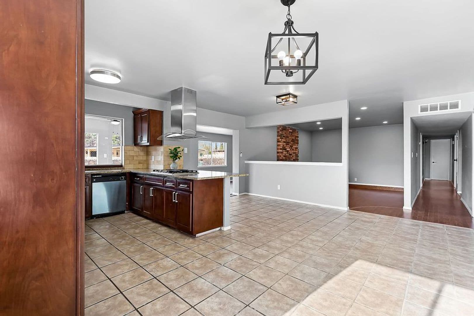 Horizon City House: 17001  Darrington Rd.