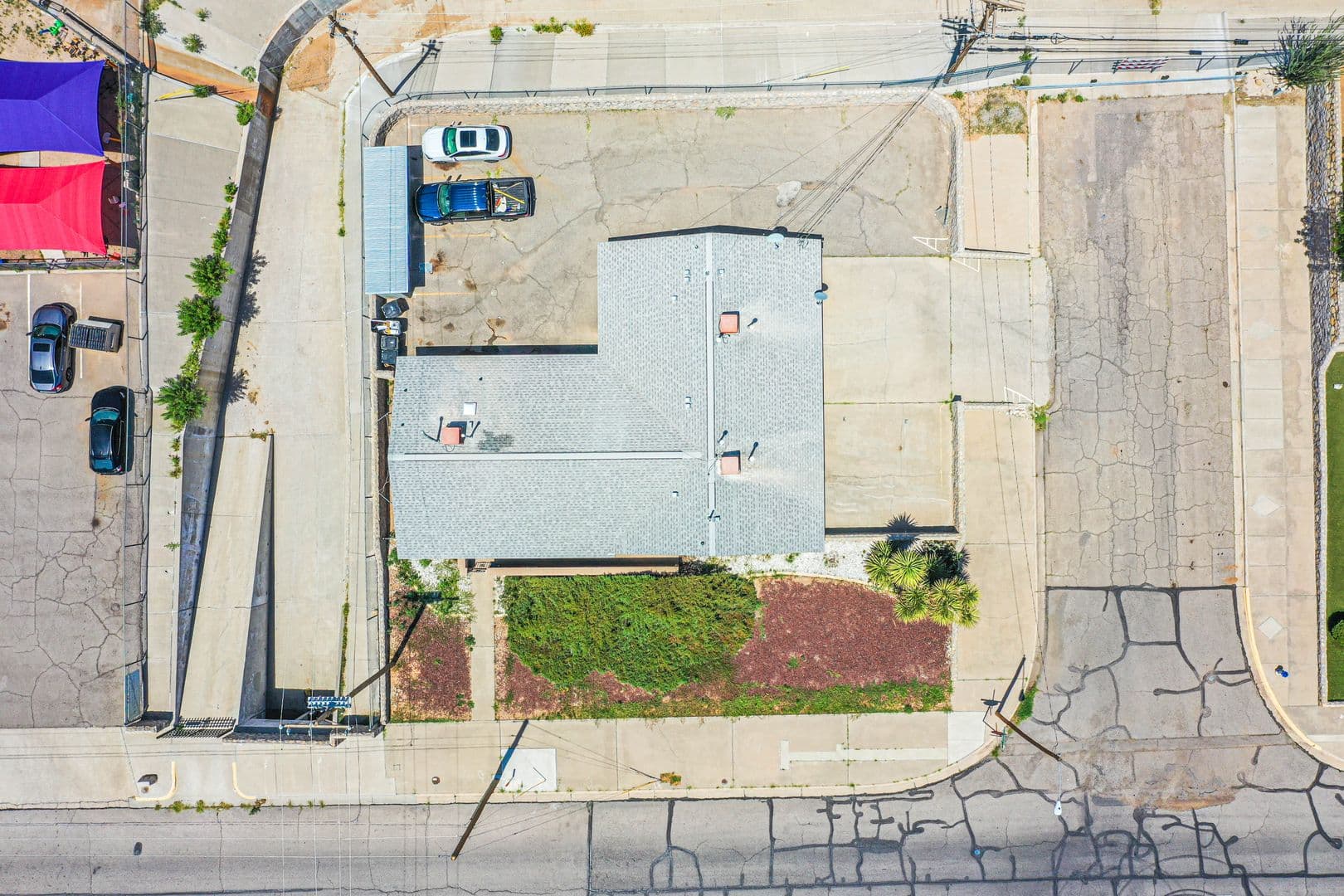 El Paso Apartment: 4555 Sun Valley Dr.