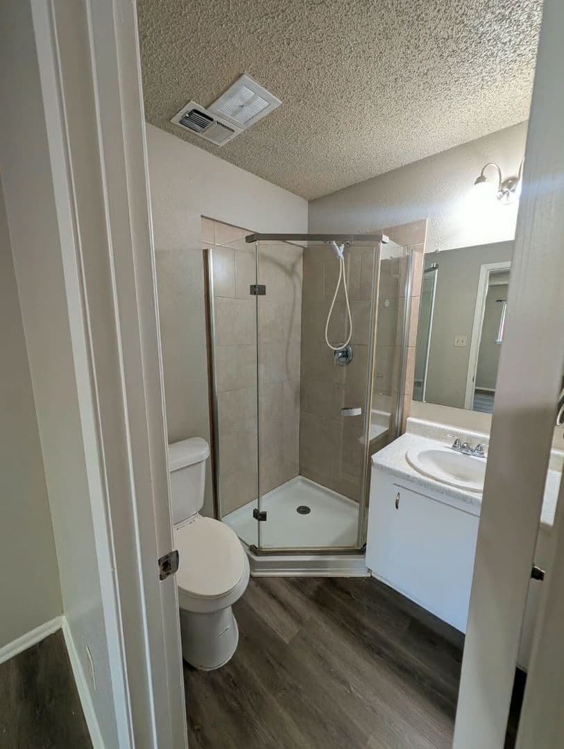 San Antonio House: 6807 Blue Lake Dr