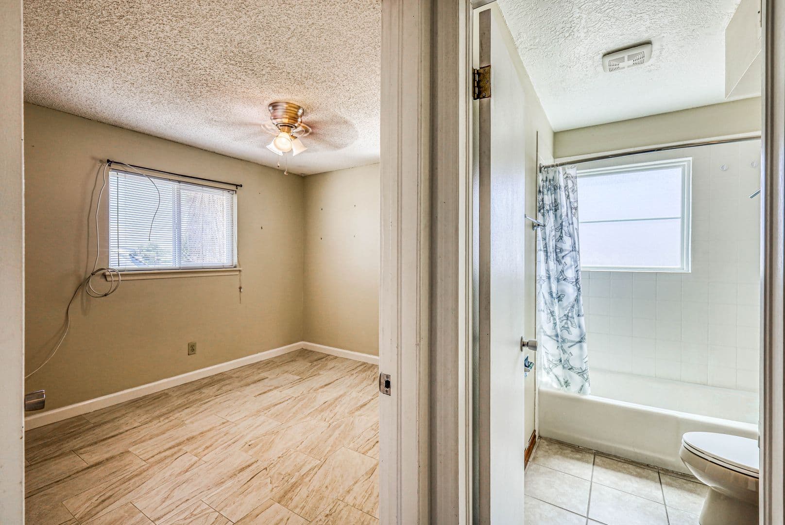 El Paso Apartment: 4555 Sun Valley Dr.