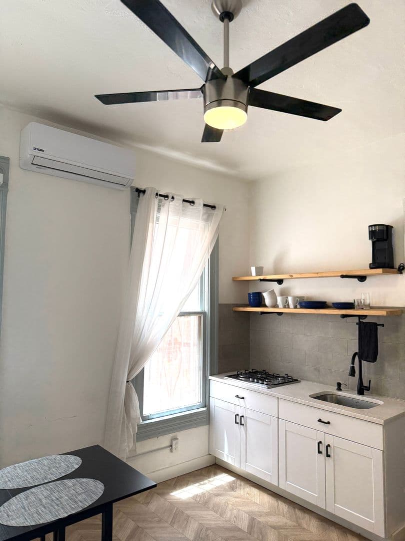 El Paso Apartment: 709 North Saint Vrain St.