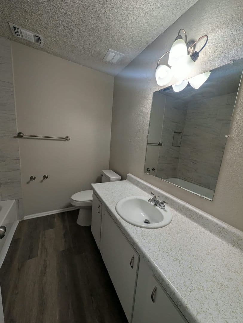San Antonio House: 6807 Blue Lake Dr
