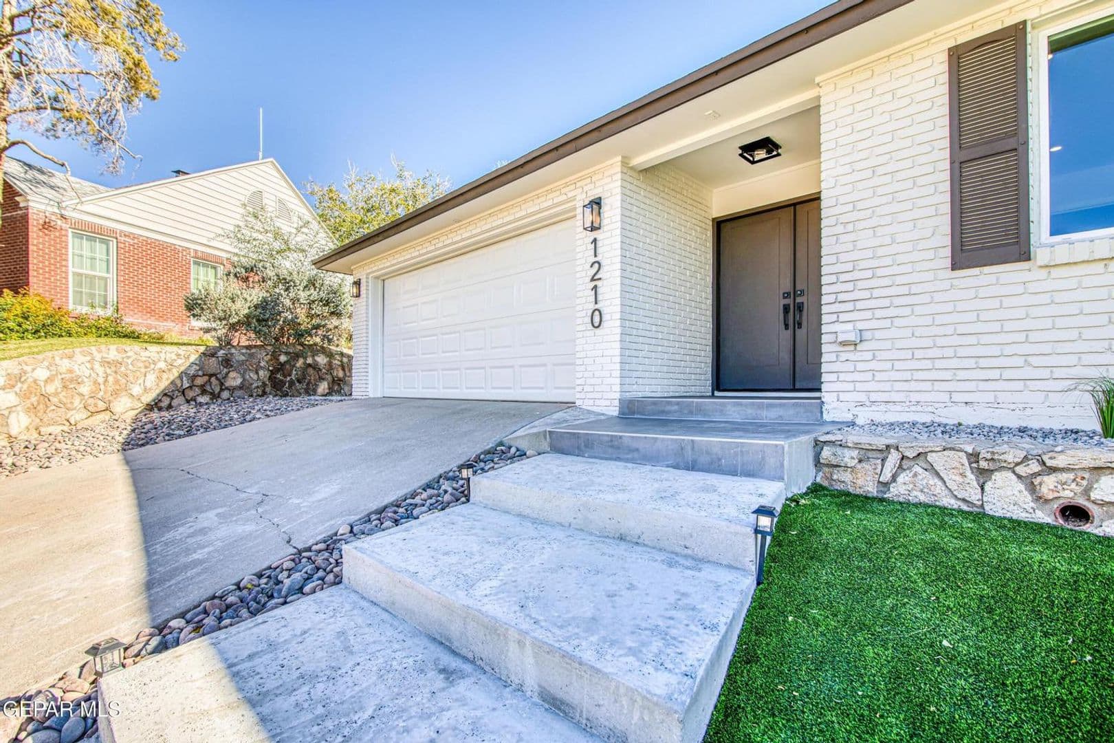 El Paso House: 1210 La Cruz Dr