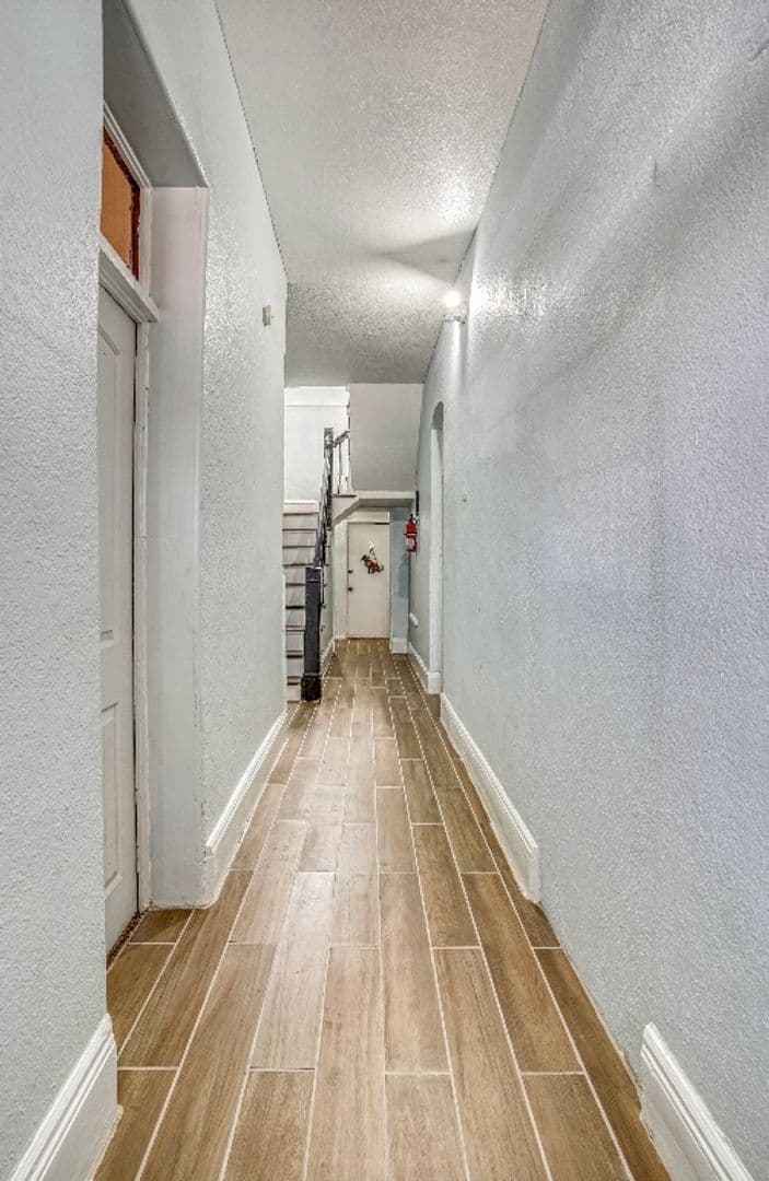 El Paso Apartment: 709 North Saint Vrain St.