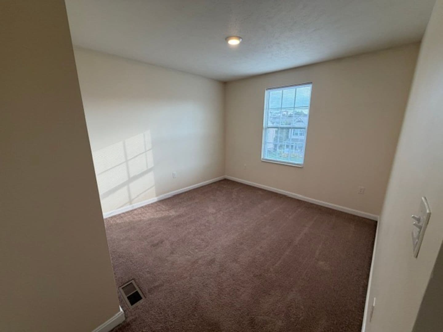 Jefferson Hills House: 422 Labrador Lane