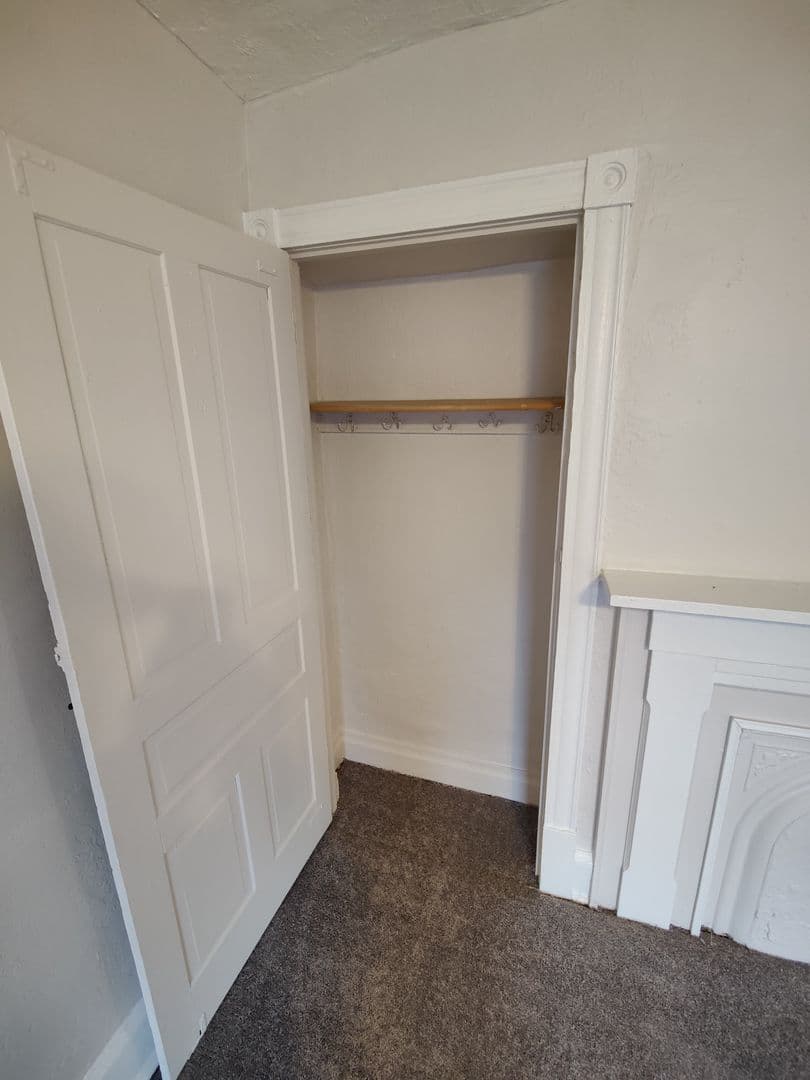 Pittsburgh Apartment: 2423 Wrights Way