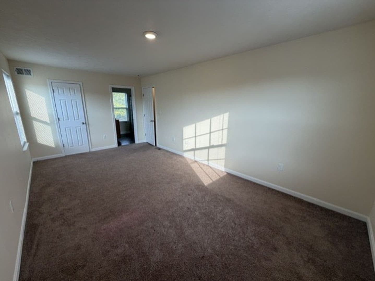 Jefferson Hills House: 422 Labrador Lane