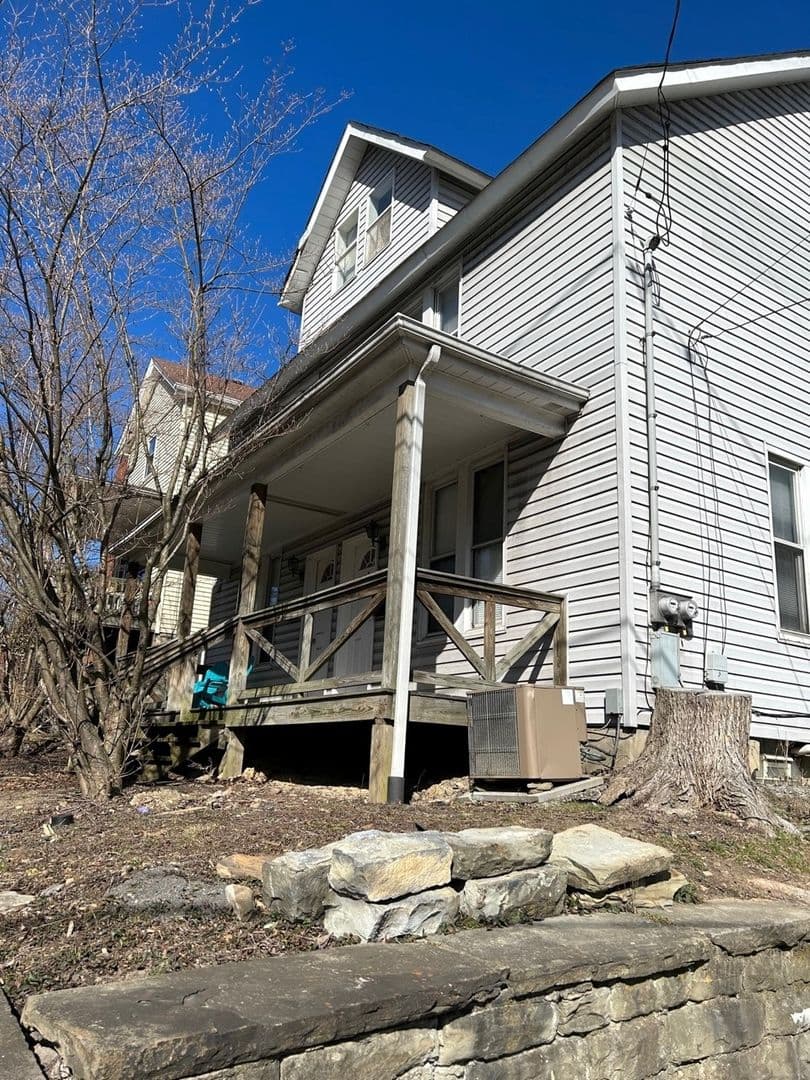 Carnegie House: 1 Summit Street