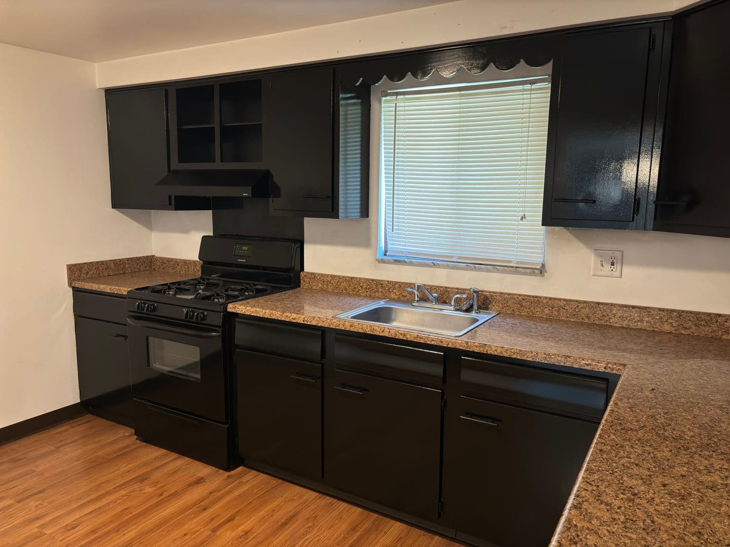Pittsburgh Apartment: 114 Van Wyck Avenue