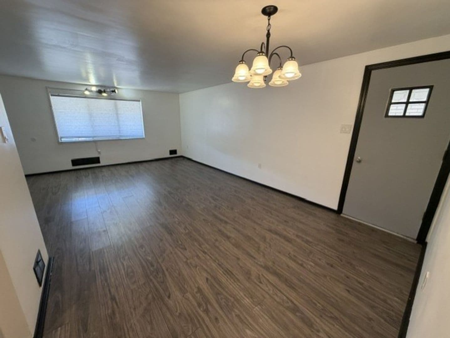 Pittsburgh Apartment: 114 Van Wyck Avenue