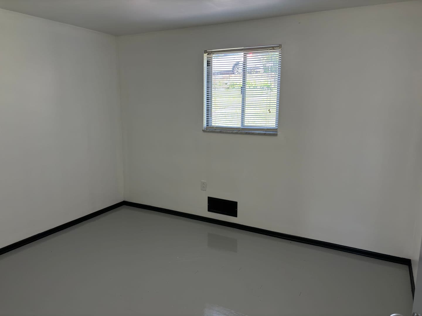 Pittsburgh Apartment: 114 Van Wyck Avenue
