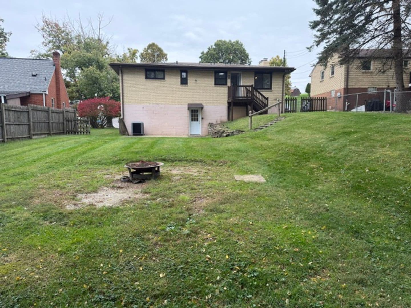Pittsburgh House: 4983 Willow Drive