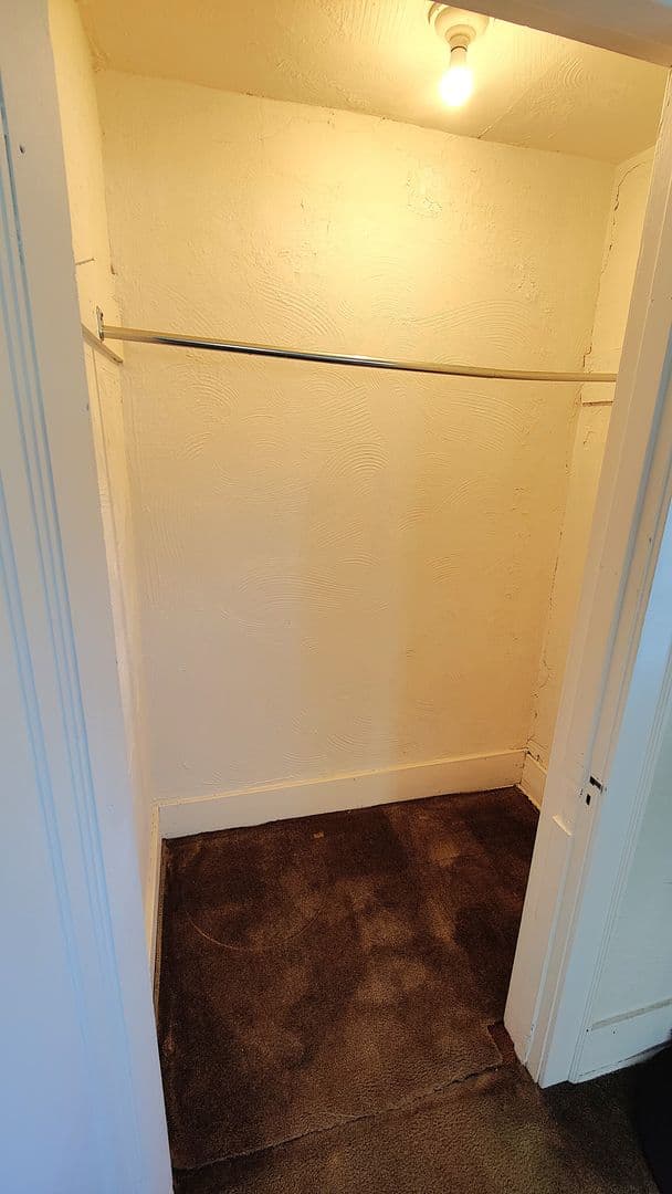 Pittsburgh Apartment: 4075 Brandon Rd